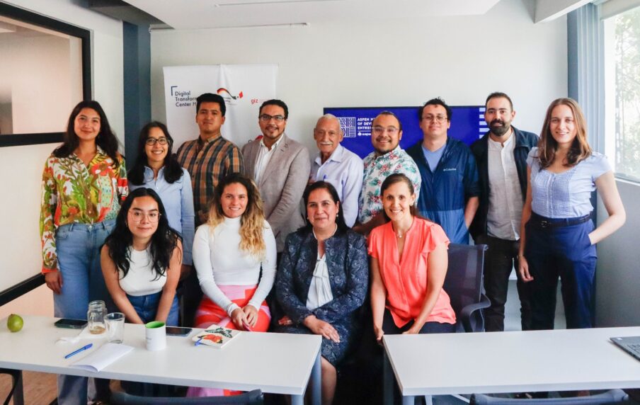 Group picture of a workshop