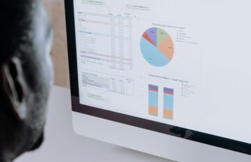 Person looking at a diagram on a screen
